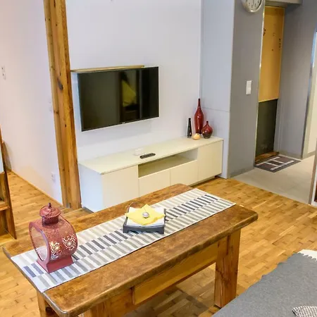 Chmielna Wood Lux Apartment *